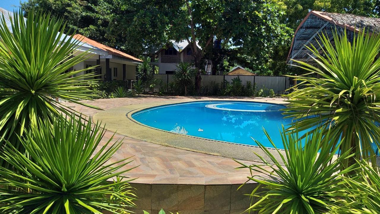 Hotel The Shark'S Tail Dive Center Daanbantayan Exterior foto