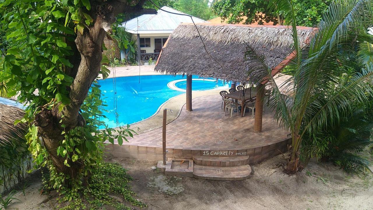 Hotel The Shark'S Tail Dive Center Daanbantayan Exterior foto