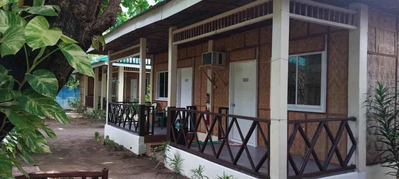 Hotel The Shark'S Tail Dive Center Daanbantayan Exterior foto