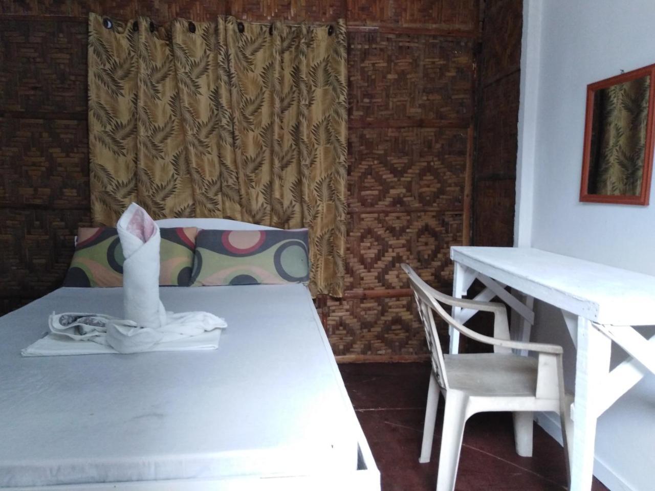 Hotel The Shark'S Tail Dive Center Daanbantayan Exterior foto